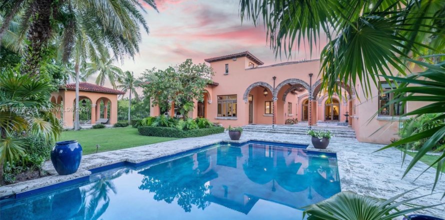 House in Coral Gables, Florida 8 bedrooms, 1100.61 sq.m. № 1882505