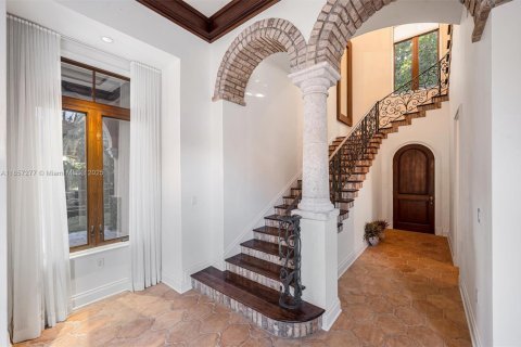 House in Coral Gables, Florida 8 bedrooms, 1100.61 sq.m. № 1882505 - photo 19