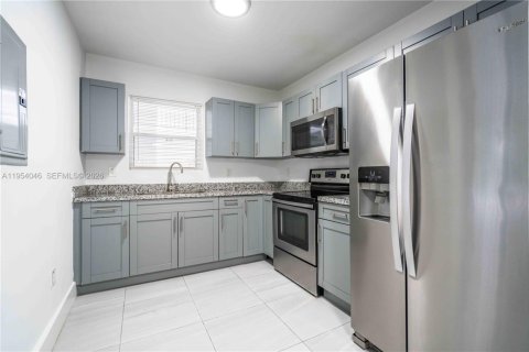 Apartamento en alquiler en Miami, Florida, 1 dormitorio, 55.74 m2 № 2010005 - foto 9