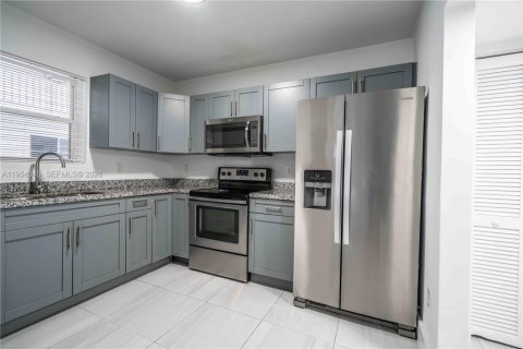 Apartamento en alquiler en Miami, Florida, 1 dormitorio, 55.74 m2 № 2010005 - foto 8