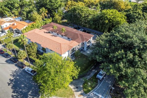 Apartamento en alquiler en Miami, Florida, 1 dormitorio, 55.74 m2 № 2010005 - foto 2