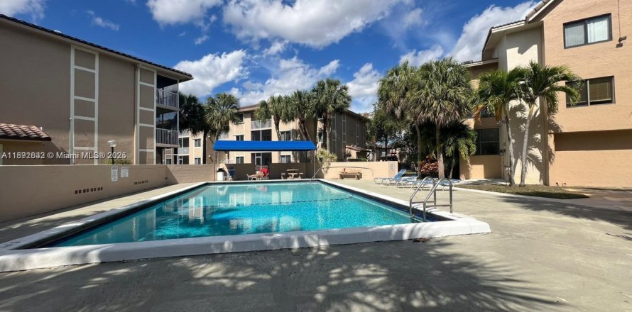 Condo à Coral Springs, Floride, 1 chambre  № 1946444