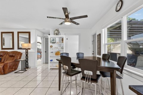 Casa en venta en St. Lucie, Florida, 4 dormitorios, 136.01 m2 № 2084886 - foto 10