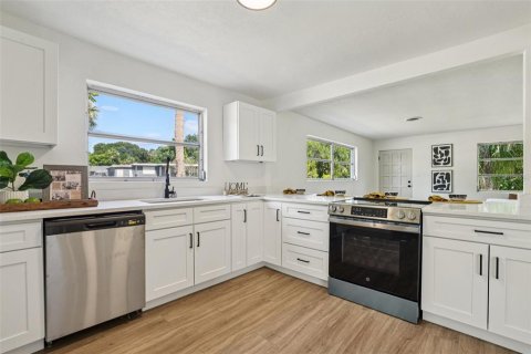 Villa ou maison à vendre à Daytona Beach, Floride: 3 chambres, 170.94 m2 № 1909690 - photo 6