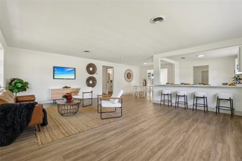 Villa ou maison à vendre à Daytona Beach, Floride: 3 chambres, 170.94 m2 № 1909690 - photo 5