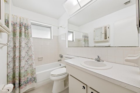 Купить виллу или дом в Тамарак, Флорида 1 комната, 104.79м2, № 2085110 - фото 6