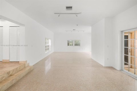 Casa en alquiler en Golden Beach, Florida, 3 dormitorios, 260.5 m2 № 1937369 - foto 6