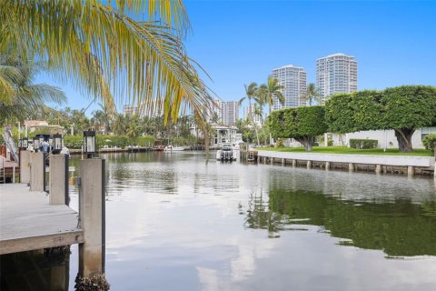 Casa en alquiler en Golden Beach, Florida, 3 dormitorios, 260.5 m2 № 1937369 - foto 22