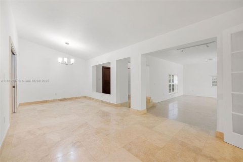 Casa en alquiler en Golden Beach, Florida, 3 dormitorios, 260.5 m2 № 1937369 - foto 9