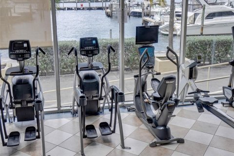 Condo in North Bay Village, Florida, 2 bedrooms  № 1889978 - photo 28