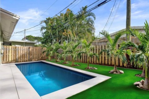 Commercial property in Fort Lauderdale, Florida 168.62 sq.m. № 1955853 - photo 25