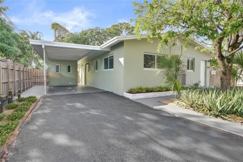 Commercial property in Fort Lauderdale, Florida 168.62 sq.m. № 1955853 - photo 9