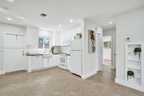 Commercial property in Fort Lauderdale, Florida 168.62 sq.m. № 1955853 - photo 13