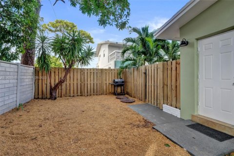 Commercial property in Fort Lauderdale, Florida 168.62 sq.m. № 1955853 - photo 30