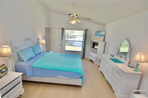 Casa en venta en New Port Richey, Florida, 2 dormitorios, 135.27 m2 № 1583781 - foto 14