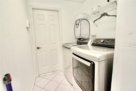 Casa en venta en New Port Richey, Florida, 2 dormitorios, 135.27 m2 № 1583781 - foto 19