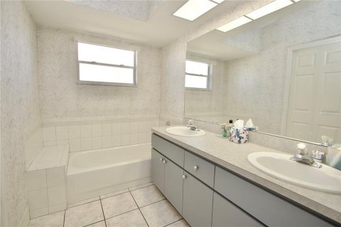 Casa en venta en New Port Richey, Florida, 2 dormitorios, 135.27 m2 № 1583781 - foto 16
