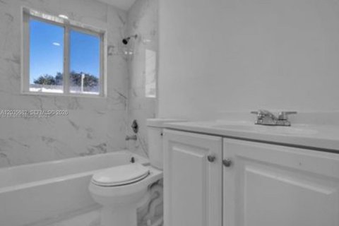 Villa ou maison à louer à Lauderhill, Floride: 3 chambres, 141.95 m2 № 2153908 - photo 5