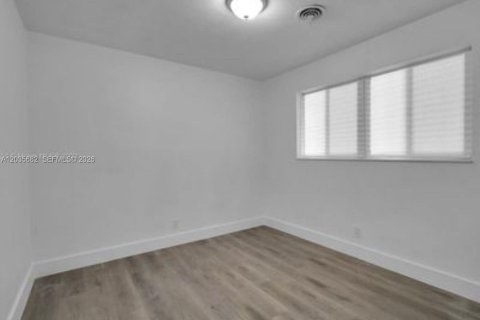 Villa ou maison à louer à Lauderhill, Floride: 3 chambres, 141.95 m2 № 2153908 - photo 4