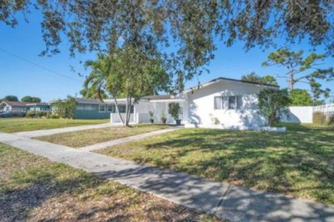 Villa ou maison à Lauderhill, Floride 3 chambres, 141.95 m2 № 2153908