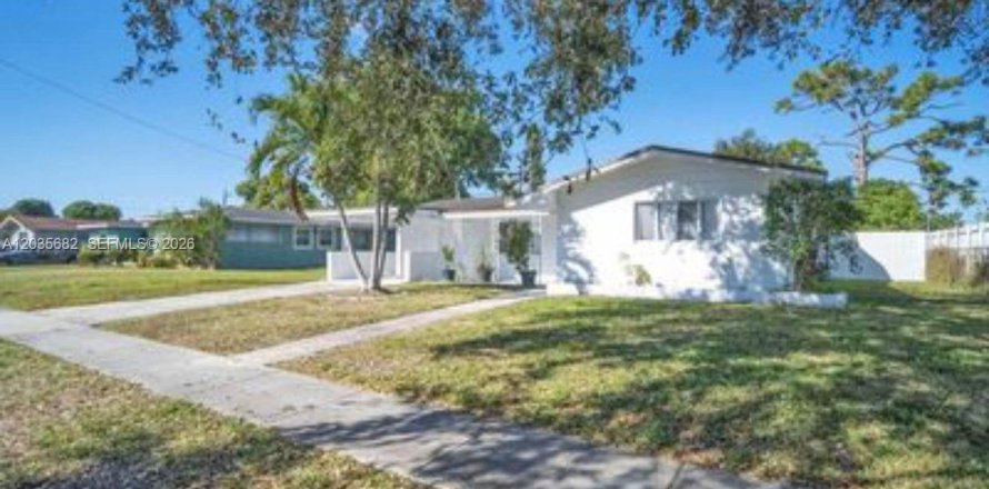 Villa ou maison à Lauderhill, Floride 3 chambres, 141.95 m2 № 2153908