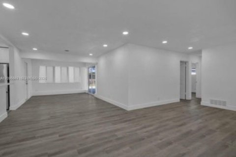 Villa ou maison à louer à Lauderhill, Floride: 3 chambres, 141.95 m2 № 2153908 - photo 6