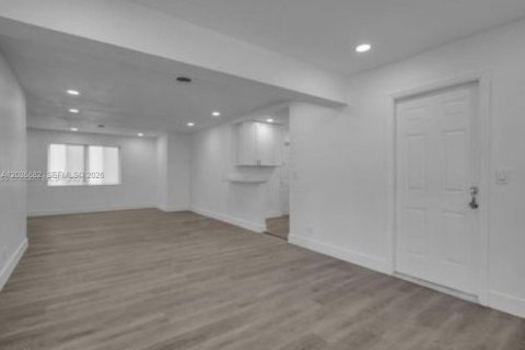 Villa ou maison à louer à Lauderhill, Floride: 3 chambres, 141.95 m2 № 2153908 - photo 11