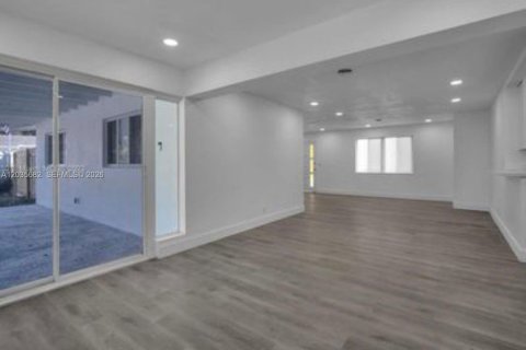 Villa ou maison à louer à Lauderhill, Floride: 3 chambres, 141.95 m2 № 2153908 - photo 14