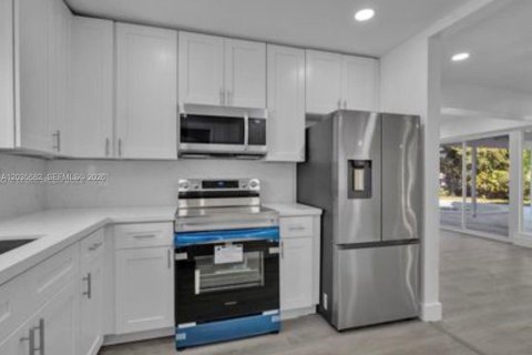 Villa ou maison à louer à Lauderhill, Floride: 3 chambres, 141.95 m2 № 2153908 - photo 8