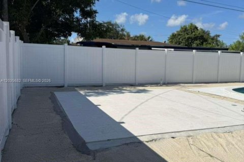 Villa ou maison à louer à Lauderhill, Floride: 3 chambres, 141.95 m2 № 2153908 - photo 16