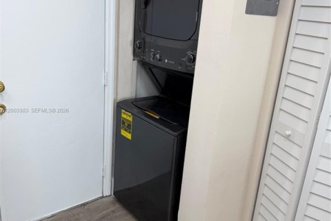 Copropriété à louer à Hialeah, Floride: 1 chambre, 80.27 m2 № 2066591 - photo 3