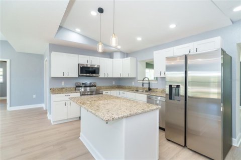 House in Englewood, Florida 2 bedrooms, 137.87 sq.m. № 2101393 - photo 13