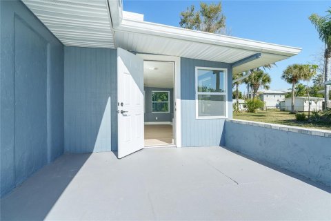 House in Englewood, Florida 2 bedrooms, 137.87 sq.m. № 2101393 - photo 26
