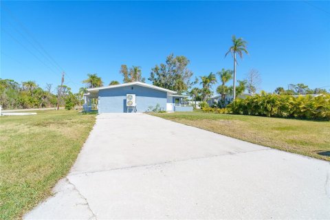 House in Englewood, Florida 2 bedrooms, 137.87 sq.m. № 2101393 - photo 29
