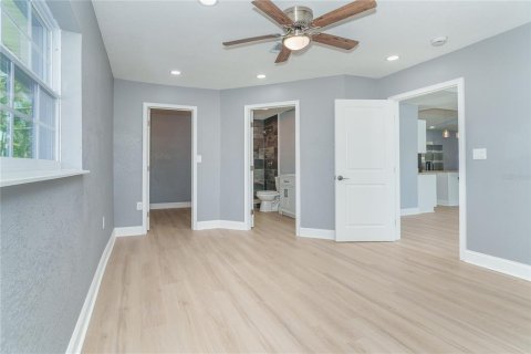 House in Englewood, Florida 2 bedrooms, 137.87 sq.m. № 2101393 - photo 22