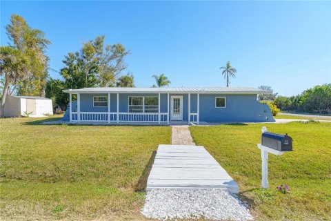 House in Englewood, Florida 2 bedrooms, 137.87 sq.m. № 2101393