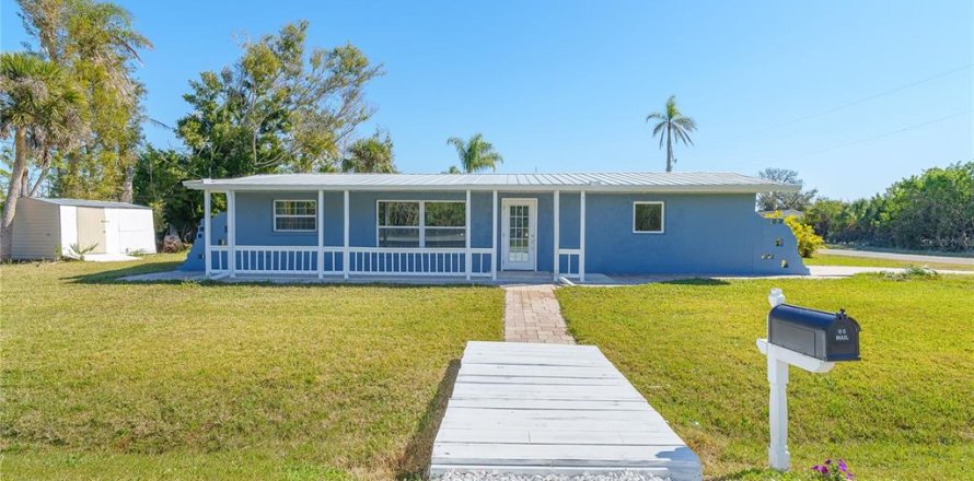 House in Englewood, Florida 2 bedrooms, 137.87 sq.m. № 2101393