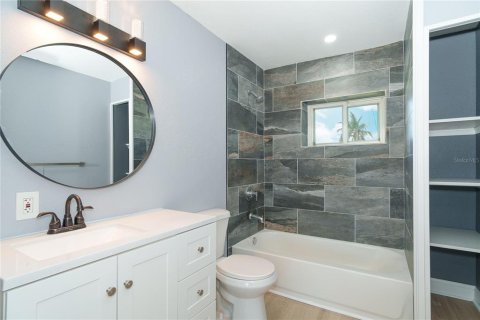 House in Englewood, Florida 2 bedrooms, 137.87 sq.m. № 2101393 - photo 19