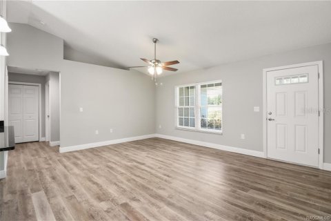 House in Citrus Springs, Florida 4 bedrooms, 160.16 sq.m. № 2210759 - photo 7
