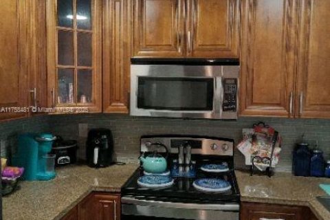 Condominio en venta en Miami, Florida, 1 dormitorio, 76.74 m2 № 1731269 - foto 5