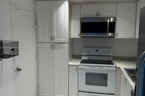 Copropriété à vendre à Sunny Isles Beach, Floride: 2 chambres, 95.04 m2 № 1764705 - photo 2