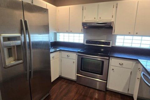 House in Ocala, Florida 2 bedrooms, 119.57 sq.m. № 2202056 - photo 4