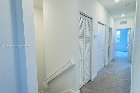 Townhouse in Homestead, Florida 4 bedrooms, 169.08 sq.m. № 2030644 - photo 16