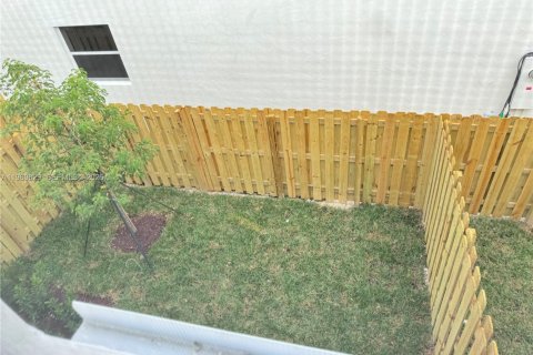 Townhouse in Homestead, Florida 4 bedrooms, 169.08 sq.m. № 2030644 - photo 21