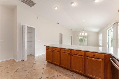 House in The Villages, Florida 3 bedrooms, 129.88 sq.m. № 1789167 - photo 16