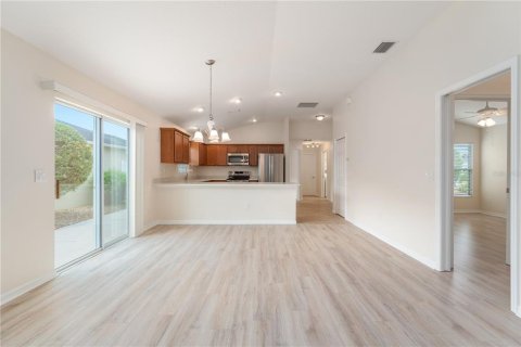 House in The Villages, Florida 3 bedrooms, 129.88 sq.m. № 1789167 - photo 30