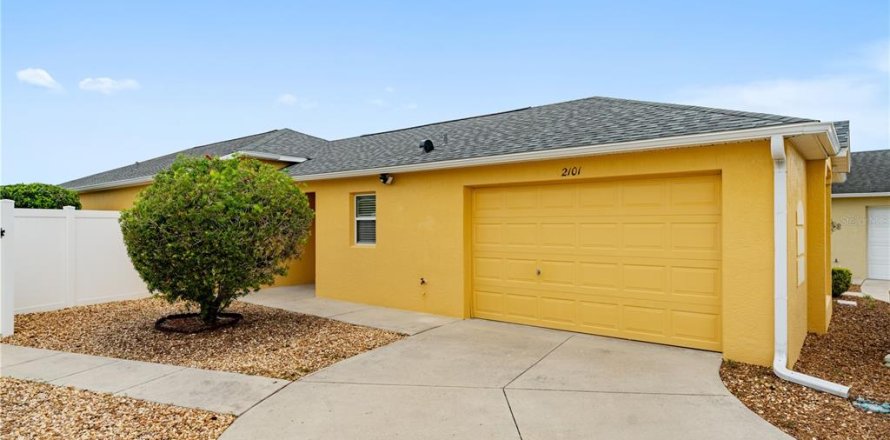 House in The Villages, Florida 3 bedrooms, 129.88 sq.m. № 1789167