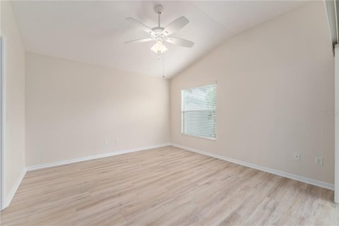 House in The Villages, Florida 3 bedrooms, 129.88 sq.m. № 1789167 - photo 18