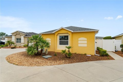 House in The Villages, Florida 3 bedrooms, 129.88 sq.m. № 1789167 - photo 3