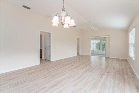 House in The Villages, Florida 3 bedrooms, 129.88 sq.m. № 1789167 - photo 9